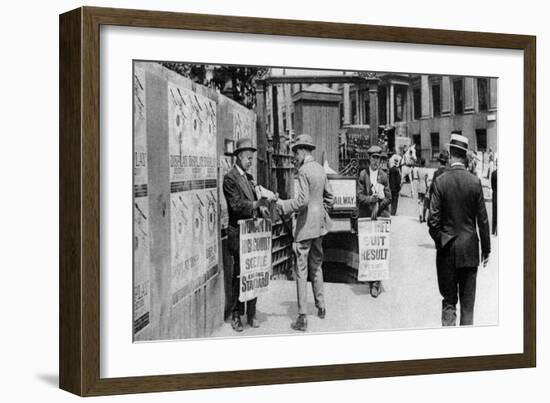 The Lunchtime Newspaper Paper Headlines, Trafalgar Square, London, 1926-1927-null-Framed Giclee Print