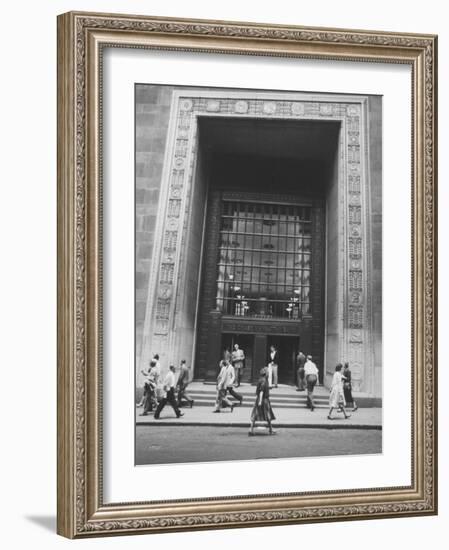 The Main Entrance to the Chase Manhattan Bank-Al Fenn-Framed Photographic Print