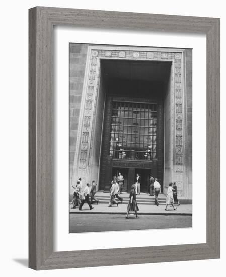 The Main Entrance to the Chase Manhattan Bank-Al Fenn-Framed Photographic Print