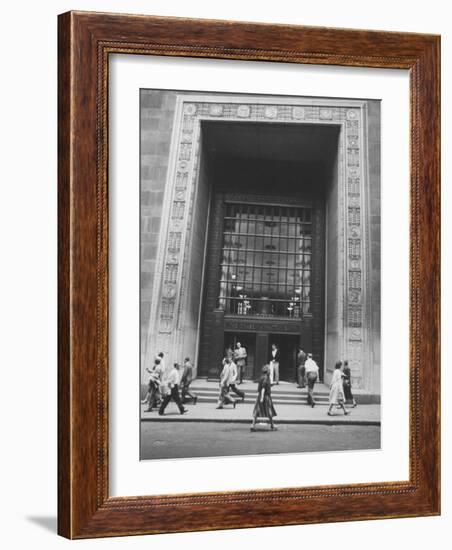 The Main Entrance to the Chase Manhattan Bank-Al Fenn-Framed Photographic Print