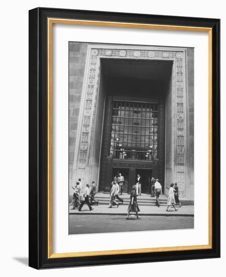 The Main Entrance to the Chase Manhattan Bank-Al Fenn-Framed Photographic Print