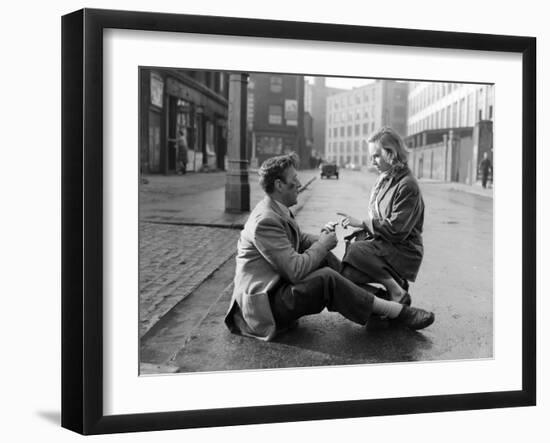 The Man In The White Suit, Alec Guinness, Joan Greenwood, 1951-null-Framed Photo