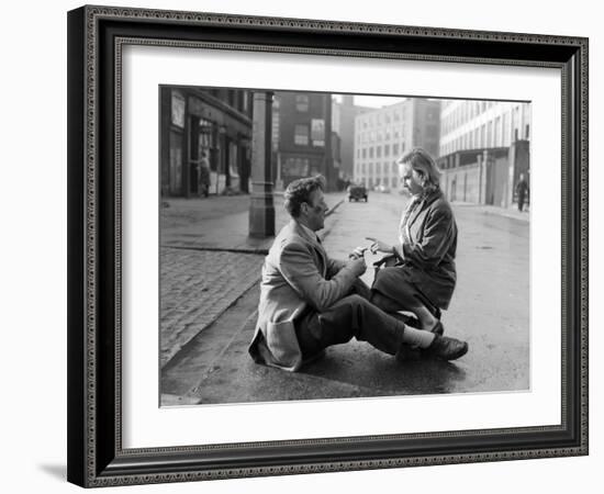 The Man In The White Suit, Alec Guinness, Joan Greenwood, 1951-null-Framed Photo