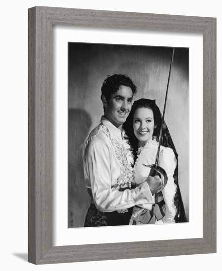 THE MARK OF ZORRO, 1940 directed by ROUBEN MAMOULIAN Tyrone Power and Linda Darnell (b/w photo)-null-Framed Photo