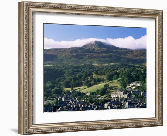 The Market Town of Dolgellau Beneath Cadair Idris Mountain, Snowdonia National Park, Wales-Duncan Maxwell-Framed Photographic Print