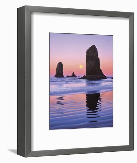 The Needles Rock Monoliths at Sunrise, Cannon Beach, Oregon, USA-Jaynes Gallery-Framed Photographic Print