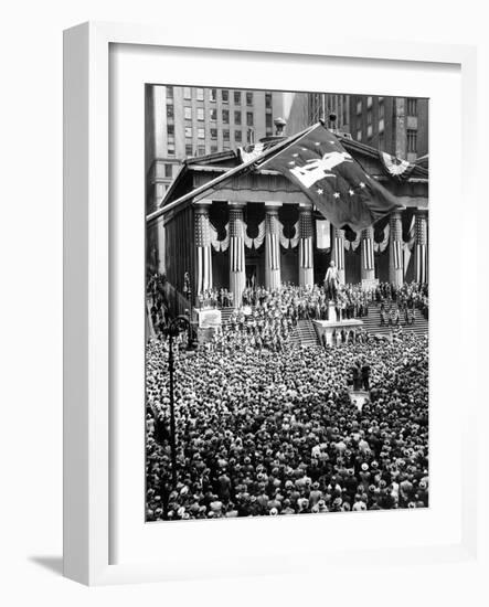 The New York Stock Exchange Celebrates 150th Anniversary with the Greatest War Bond Rally-null-Framed Photo