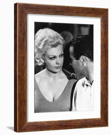 THE NOTORIOUS LANDLADY, 1961 DIRECETD BY RICHARD QUINE, script Blake Edwards, Kim Novak and Jack Le-null-Framed Photo