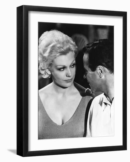 THE NOTORIOUS LANDLADY, 1961 DIRECETD BY RICHARD QUINE, script Blake Edwards, Kim Novak and Jack Le-null-Framed Photo