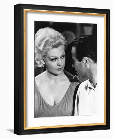 THE NOTORIOUS LANDLADY, 1961 DIRECETD BY RICHARD QUINE, script Blake Edwards, Kim Novak and Jack Le-null-Framed Photo