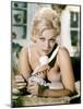 THE NOTORIOUS LANDLADY, 1961 DIRECETD BY RICHARD QUINE, script Blake Edwards, Kim Novak (photo)-null-Mounted Photo