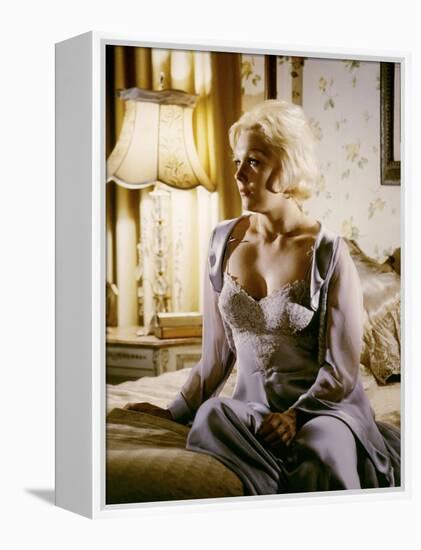 THE NOTORIOUS LANDLADY, 1961 DIRECETD BY RICHARD QUINE, script Blake Edwards, Kim Novak (photo)-null-Framed Stretched Canvas