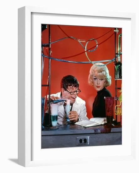 The Nutty Professor 1963 Directed by Jerry Lewis Jerry Lewis and Stella Stevens.-null-Framed Photo