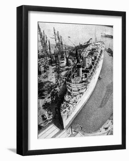 The Ocean Liner RMS Queen Mary, Clydebank, Glasgow, 1934-null-Framed Giclee Print