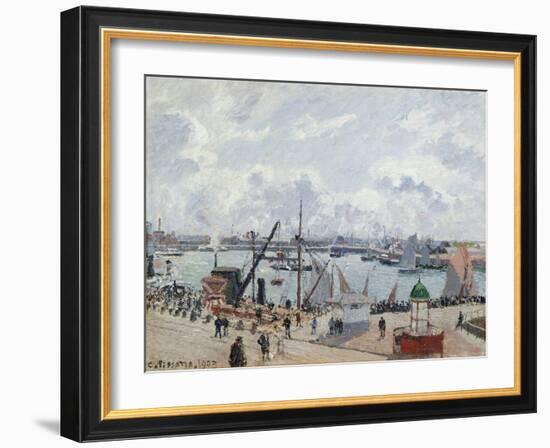 The Outer Harbour of Le Havre, Quai De Southampton, the Honfleur Boat Leaving the Harbour, 1903-Camille Pissarro-Framed Giclee Print