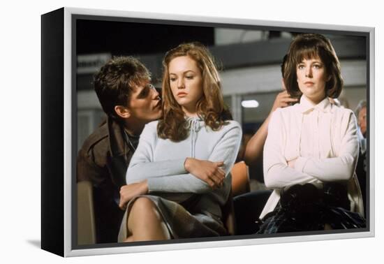 THE OUTSIDERS, 1982 directed by FRANCIS FORD COPPOLA Matt Dillon, Diane Lane and Michelle Meyrink (-null-Framed Stretched Canvas