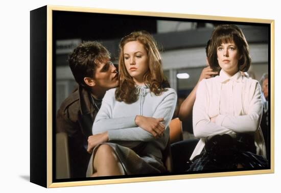 THE OUTSIDERS, 1982 directed by FRANCIS FORD COPPOLA Matt Dillon, Diane Lane and Michelle Meyrink (-null-Framed Stretched Canvas