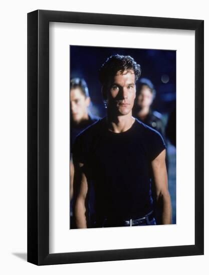 THE OUTSIDERS, 1982 directed by FRANCIS FORD COPPOLA Patrick Swayze (photo)-null-Framed Photo