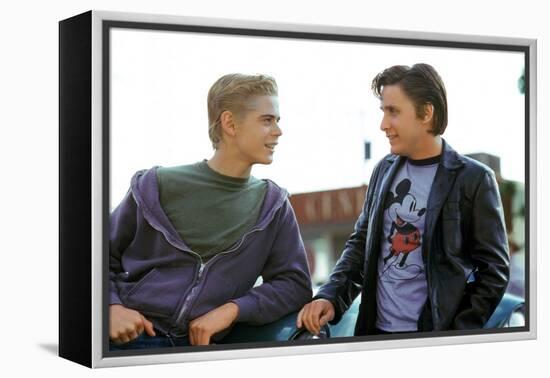 THE OUTSIDERS, 1982 directed by FRANCIS FORD COPPOLA Thomas C. Howell and Emilio Estevez (photo)-null-Framed Stretched Canvas