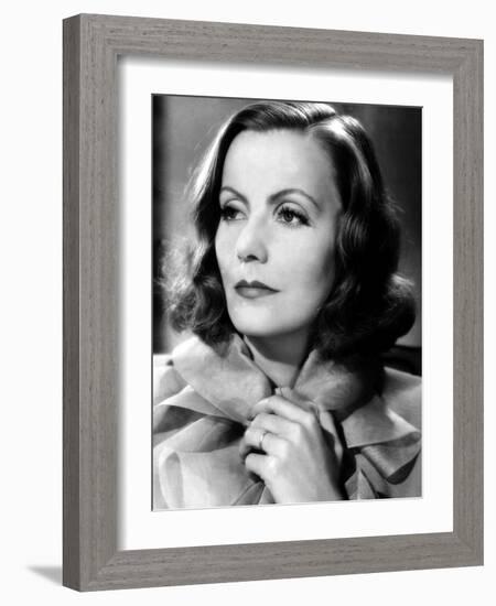 The Painted Veil, Greta Garbo, 1934-null-Framed Photo