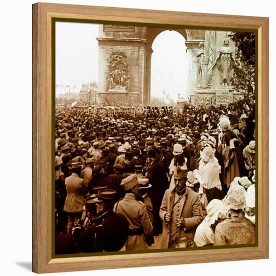 The Parisian Population on the Day of Victory in 1919, First World War (Stereoscopic Glass Plate)-Anonymous Anonymous-Framed Premier Image Canvas