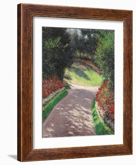 The Path in the Garden, 1886 (Oil on Canvas)-Gustave Caillebotte-Framed Giclee Print