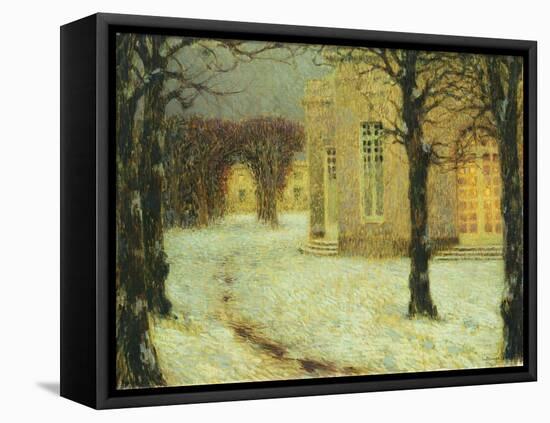 The Pavilion at Versailles, 1912-Henri Eugene Augustin Le Sidaner-Framed Premier Image Canvas