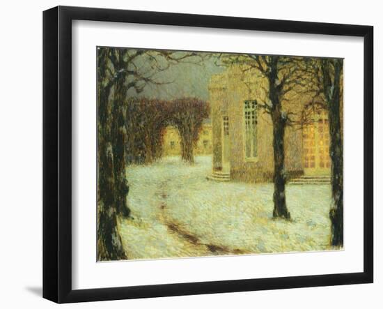 The Pavilion at Versailles, 1912-Henri Eugene Augustin Le Sidaner-Framed Giclee Print