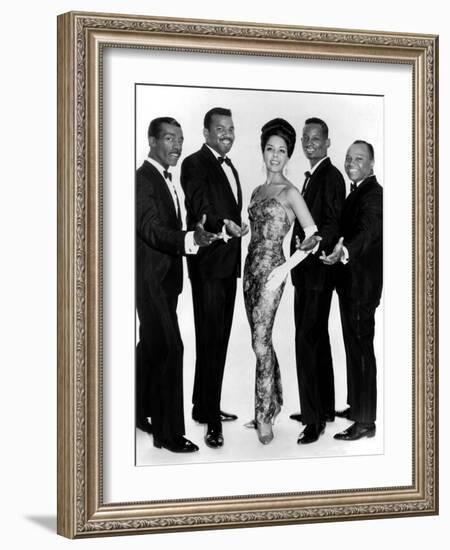 The Platters Groupe De Musiciens Rythm and Blues Chanteurs Noirs-null-Framed Photo