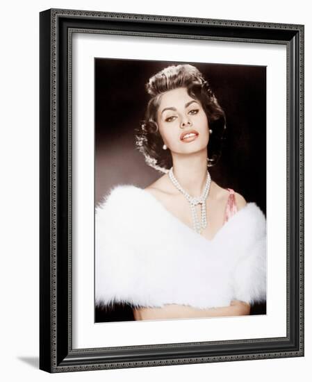 THE PRIDE AND THE PASSION, Sophia Loren, 1957-null-Framed Photo