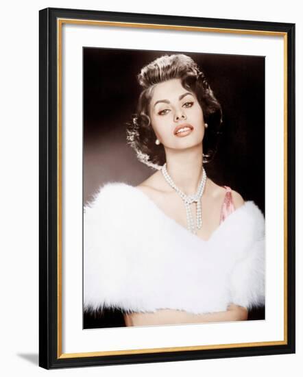 THE PRIDE AND THE PASSION, Sophia Loren, 1957-null-Framed Photo