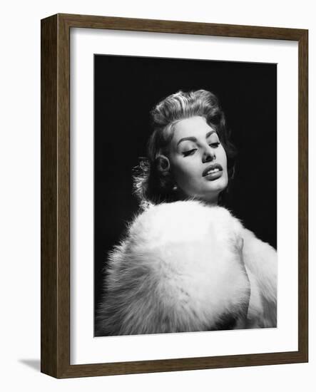 The Pride and the Passion, Sophia Loren, 1957-null-Framed Premium Photographic Print