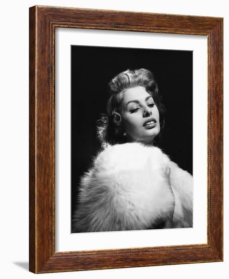 The Pride and the Passion, Sophia Loren, 1957-null-Framed Premium Photographic Print