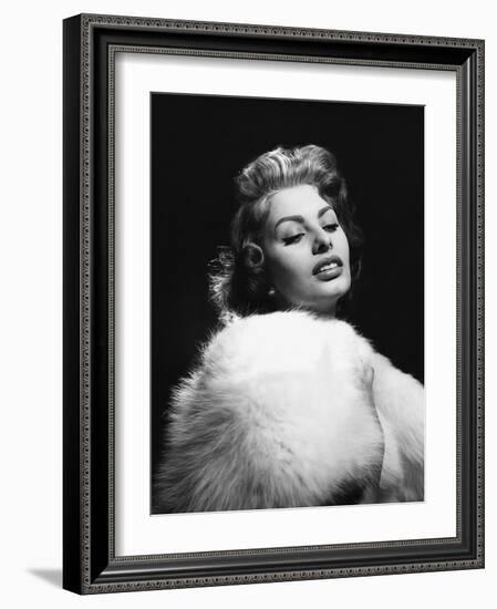 The Pride and the Passion, Sophia Loren, 1957-null-Framed Premium Photographic Print