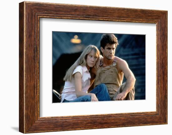 The River by Mark Rydell with Mel Gibson and Sissy Spacek, 1984 (photo)-null-Framed Photo