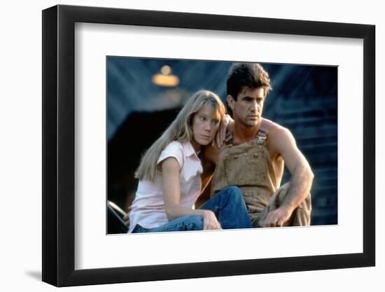 The River by Mark Rydell with Mel Gibson and Sissy Spacek, 1984 (photo)-null-Framed Photo