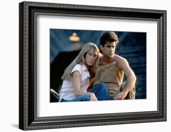 The River by Mark Rydell with Mel Gibson and Sissy Spacek, 1984 (photo)-null-Framed Photo