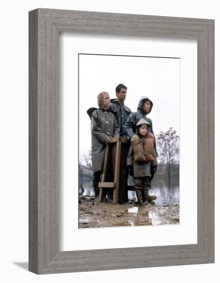 The River by Mark Rydell with Mel Gibson and Sissy Spacek, 1984 (photo)-null-Framed Photo