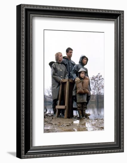 The River by Mark Rydell with Mel Gibson and Sissy Spacek, 1984 (photo)-null-Framed Photo