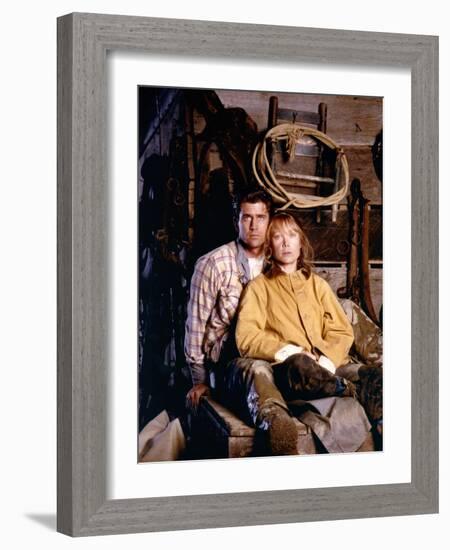 The River by Mark Rydell with Mel Gibson and Sissy Spacek, 1984 (photo)-null-Framed Photo