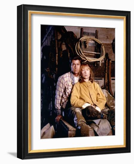 The River by Mark Rydell with Mel Gibson and Sissy Spacek, 1984 (photo)-null-Framed Photo