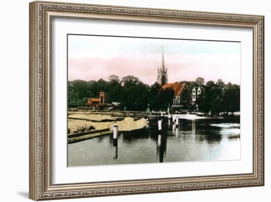 The River Thames at Marlow, Buckinghamshire, 1926-null-Framed Giclee Print