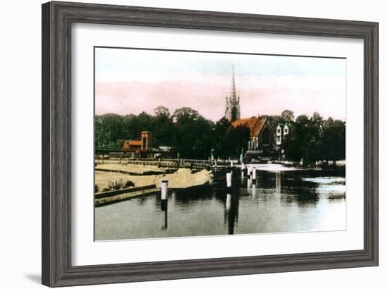 The River Thames at Marlow, Buckinghamshire, 1926-null-Framed Giclee Print