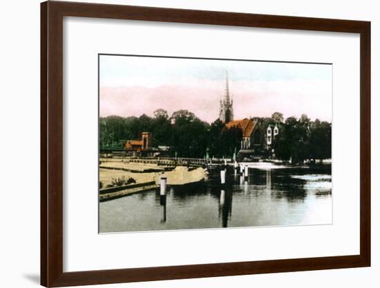 The River Thames at Marlow, Buckinghamshire, 1926-null-Framed Giclee Print
