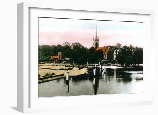 The River Thames at Marlow, Buckinghamshire, 1926-null-Framed Giclee Print