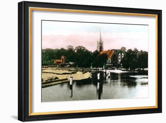 The River Thames at Marlow, Buckinghamshire, 1926-null-Framed Giclee Print