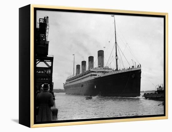 The RMS Olympic Sister Ship to the Titanic Arriving at Southampton Docks, 1925-null-Framed Premier Image Canvas