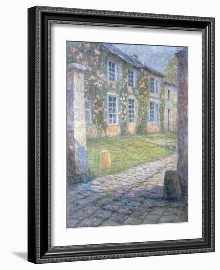 The Rose House in Versailles; La Maison Rose a Versailles, 1918-Henri Eugene Augustin Le Sidaner-Framed Giclee Print