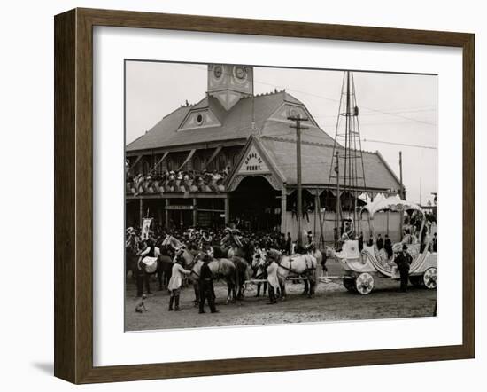 The Royal Chariot with Rex, Mardi Gras Day, New Orleans, La.-null-Framed Photo