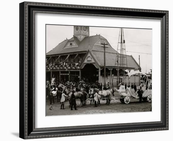 The Royal Chariot with Rex, Mardi Gras Day, New Orleans, La.-null-Framed Photo